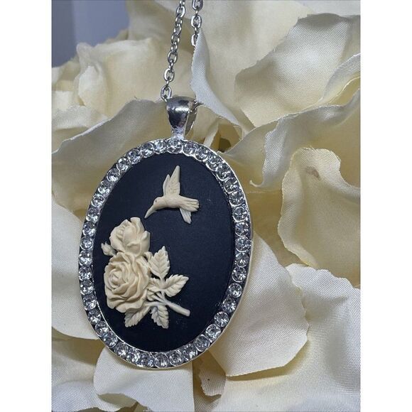 Christmas Gift Mom Daughter Gift Cameo Hummingbird Silver Crystal Necklace Xmas - Picture 4 of 7